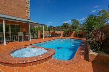 هتل Best Western Plus Hovell Tree Inn