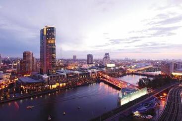 هتل Clarion Suites Gateway