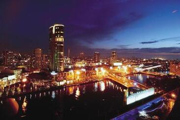 هتل Clarion Suites Gateway