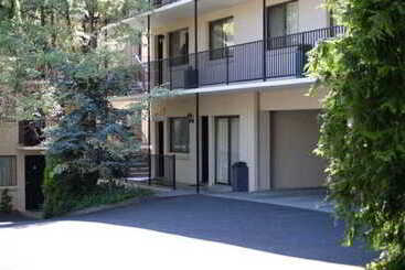 هتل Grosvenor Court Apartments