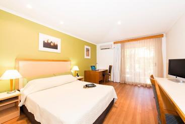 هتل The Cambridge Kununurra