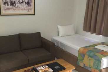 ホテル Mediterranean All Suites