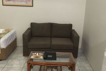 هتل Mediterranean All Suites