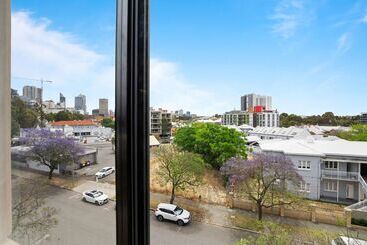 Metro Hotel Perth City
