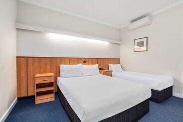 Metro Hotel Perth City