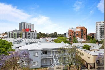 Metro Hotel Perth City