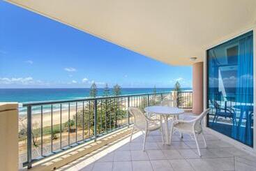 Отель Oceana On Broadbeach