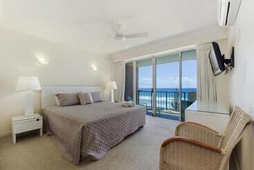 Отель Oceana On Broadbeach