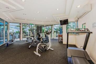 Отель Oceana On Broadbeach