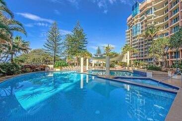 Отель Oceana On Broadbeach