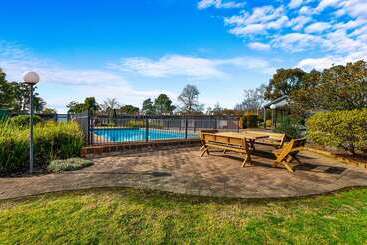 هتل Quality Inn & Suites Traralgon