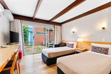 هتل Quality Inn & Suites Traralgon