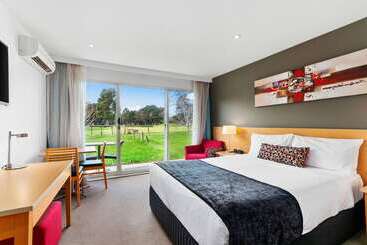 هتل Quality Inn & Suites Traralgon