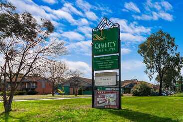 هتل Quality Inn & Suites Traralgon