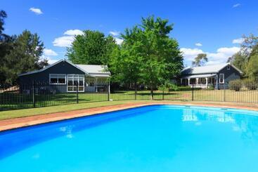 هتل The Convent Hunter Valley