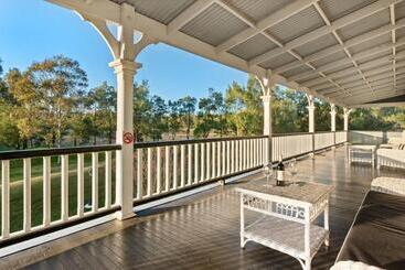 هتل The Convent Hunter Valley