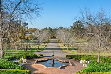 هتل The Convent Hunter Valley
