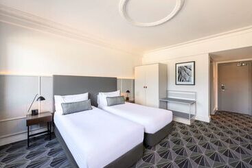 The Savoy Hotel On Little Collins Melbourne