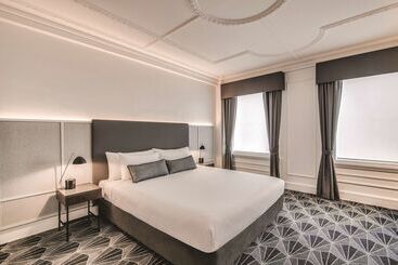 The Savoy Hotel On Little Collins Melbourne