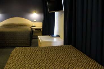 مُتل Armidale Inn