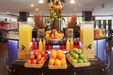 هتل Radisson On Flagstaff Gardens Melbourne