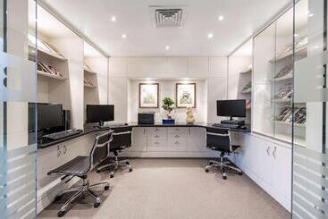 هتل Radisson On Flagstaff Gardens Melbourne