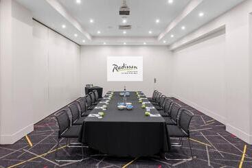 هتل Radisson On Flagstaff Gardens Melbourne