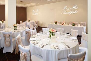 هتل Radisson On Flagstaff Gardens Melbourne