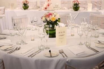هتل Radisson On Flagstaff Gardens Melbourne