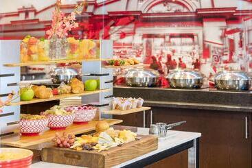 هتل Radisson On Flagstaff Gardens Melbourne