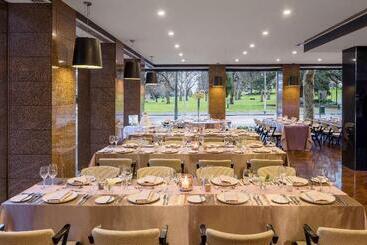 هتل Radisson On Flagstaff Gardens Melbourne