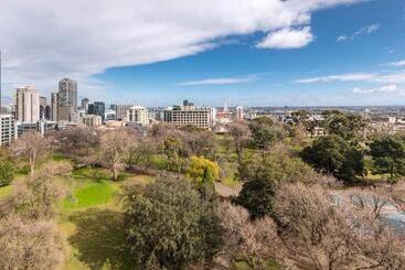 هتل Radisson On Flagstaff Gardens Melbourne