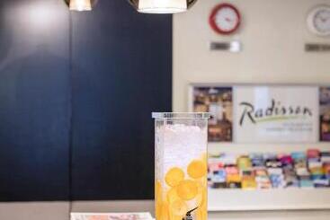 هتل Radisson On Flagstaff Gardens Melbourne