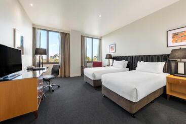 هتل Radisson On Flagstaff Gardens Melbourne