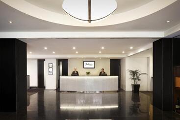 هتل Radisson On Flagstaff Gardens Melbourne