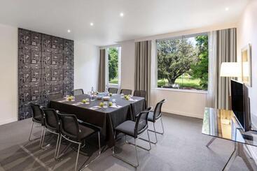 هتل Radisson On Flagstaff Gardens Melbourne