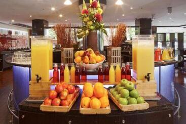 هتل Radisson On Flagstaff Gardens Melbourne