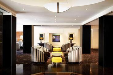هتل Radisson On Flagstaff Gardens Melbourne