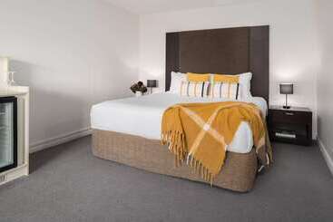 هتل Rydges Bankstown