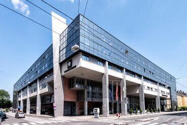 هتل Wyndham Grand Salzburg Conference Centre