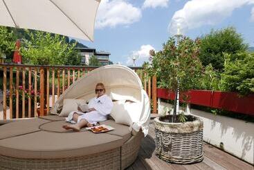 Alpin  Das Sporthotel   Ski In Ski Out Cityxpress, Summercard Included