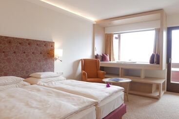 Alpin  Das Sporthotel   Ski In Ski Out Cityxpress, Summercard Included