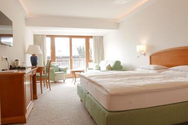 Alpin  Das Sporthotel   Ski In Ski Out Cityxpress, Summercard Included