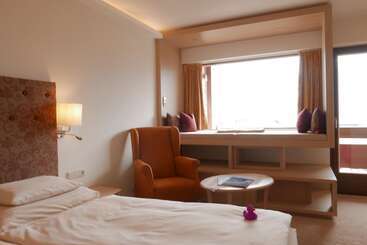 Alpin  Das Sporthotel   Ski In Ski Out Cityxpress, Summercard Included