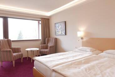 Alpin  Das Sporthotel   Ski In Ski Out Cityxpress, Summercard Included