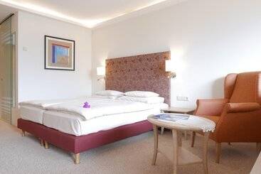 Alpin  Das Sporthotel   Ski In Ski Out Cityxpress, Summercard Included