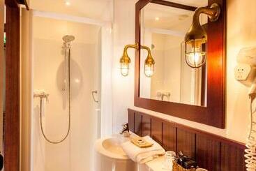 Boat Hotel De Barge