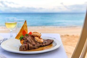 هتل Barbados Beach Club Resort All Inclusive