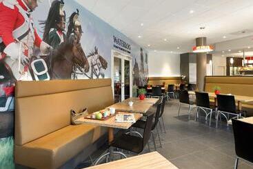 هتل Ibis Brussels Waterloo