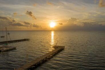 هتل Sunbreeze